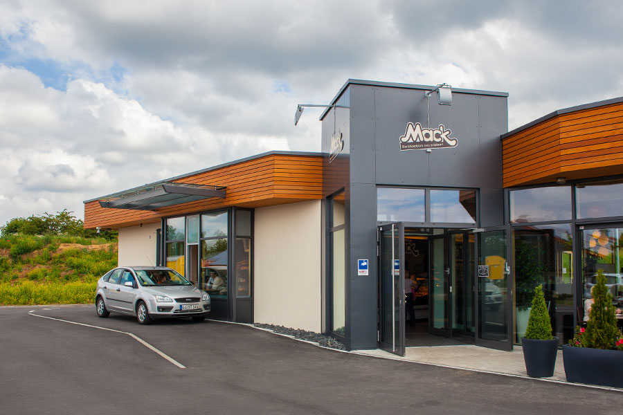 baeckerei-mit-drive-in-langgoens.jpg