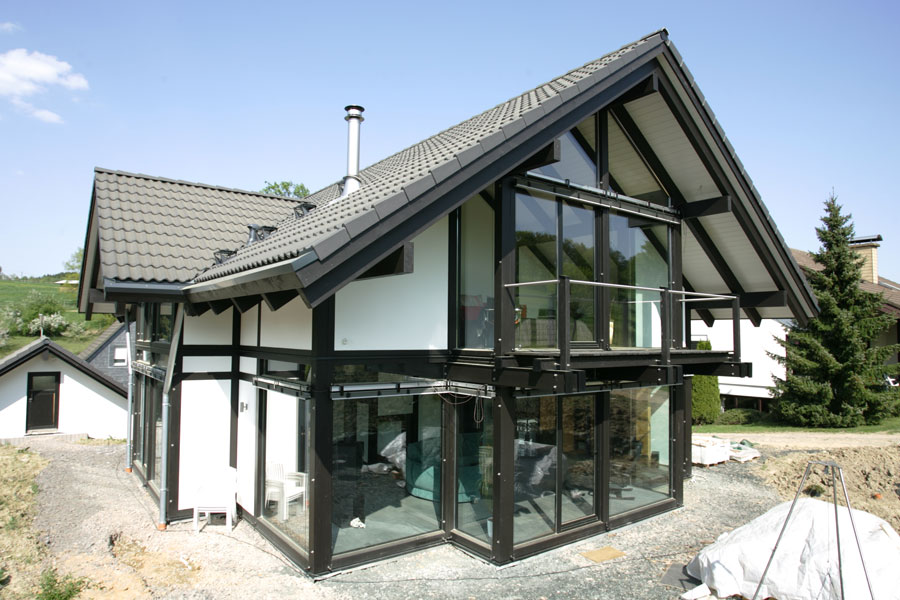 grosse-fensterfronten-wohnhaus-baufirma.jpg