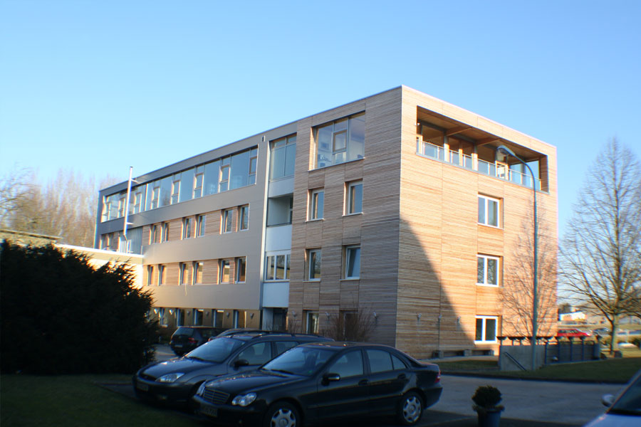 helle-lichtdurchflutete-buero-aufstockung.jpg