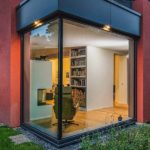 Anbau mit großformatiger Glasfassade