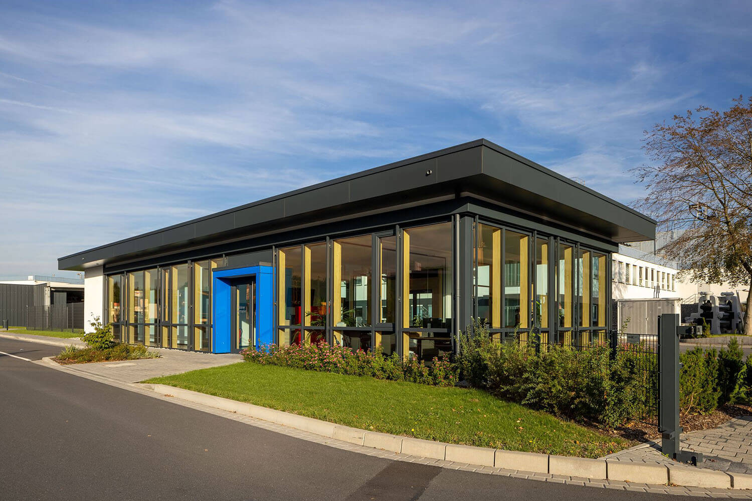 russ-holzbau-referenz-neubau-empfangsgebaeude-8