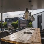 Terrassendach mit verkleideter Deckenuntersicht aus Holz