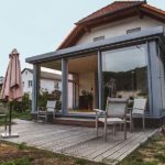 Frame Wintergarten mit Terrasse und raumhoher Schiebetür