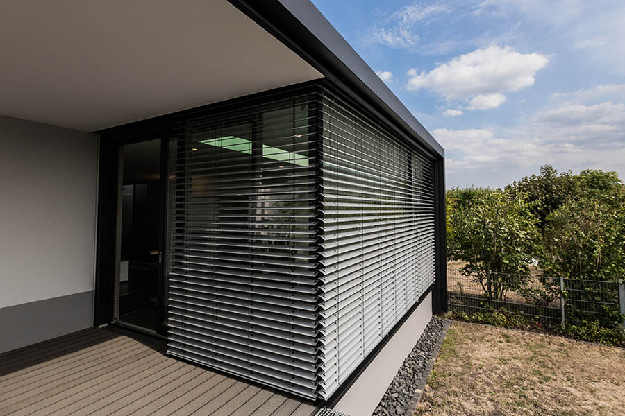 Holz-Aluminium Wintergarten mit Jalousie
